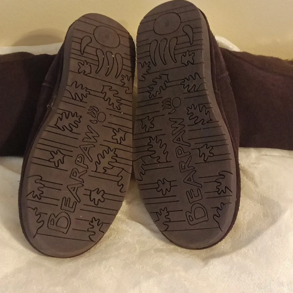 Bearpaw black tall suede and sweater material size 8